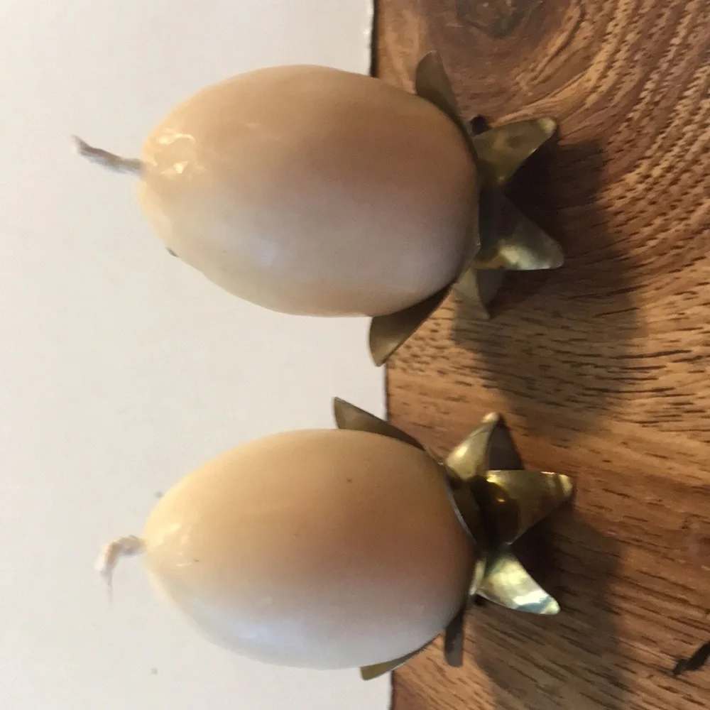 Hand painted egg candles with faux brass stands formed like a flower - Picture 4 of 7